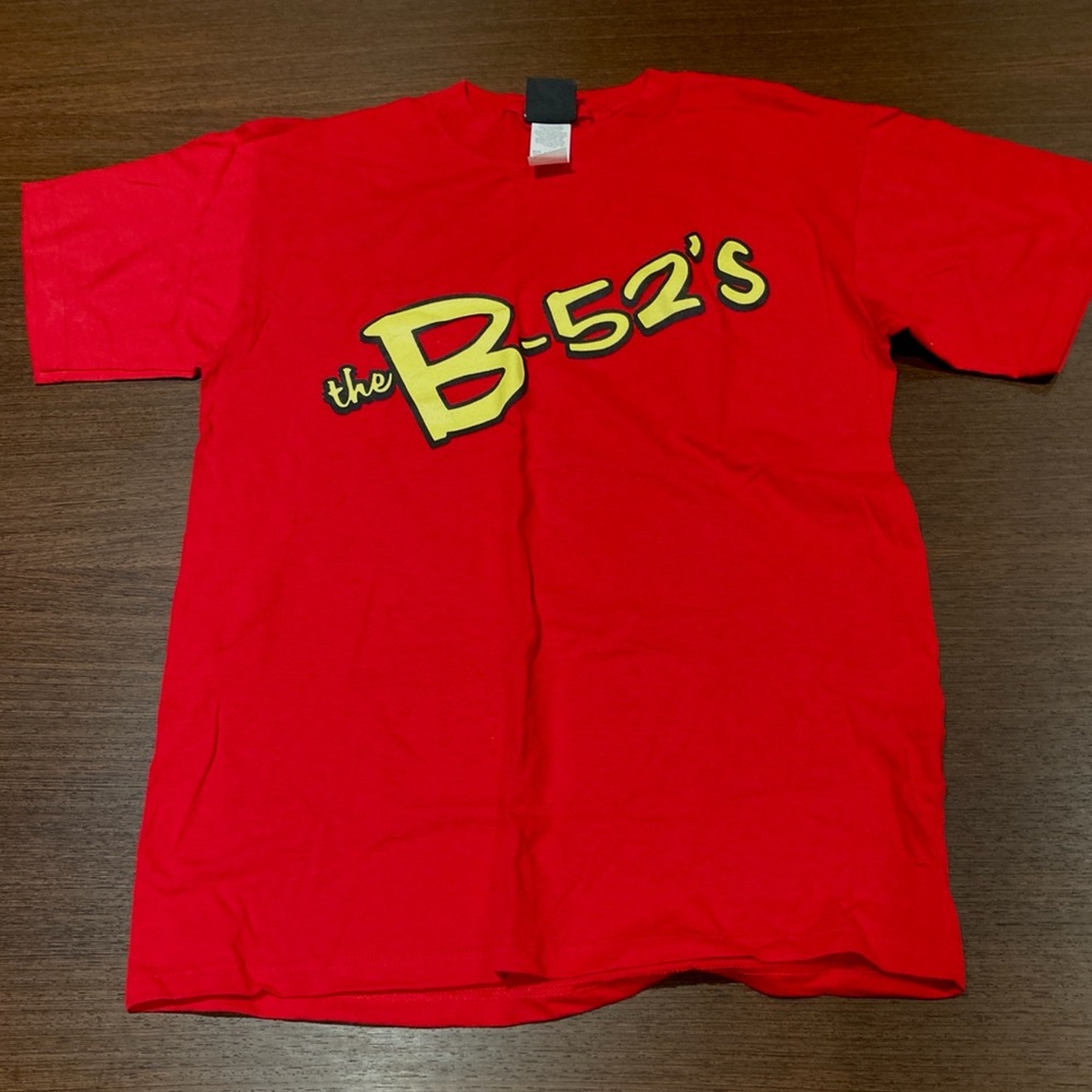 VINTAGE B-52 CONCERT T-SHIRT. SIZE MEDIUM. NEVER WORN.